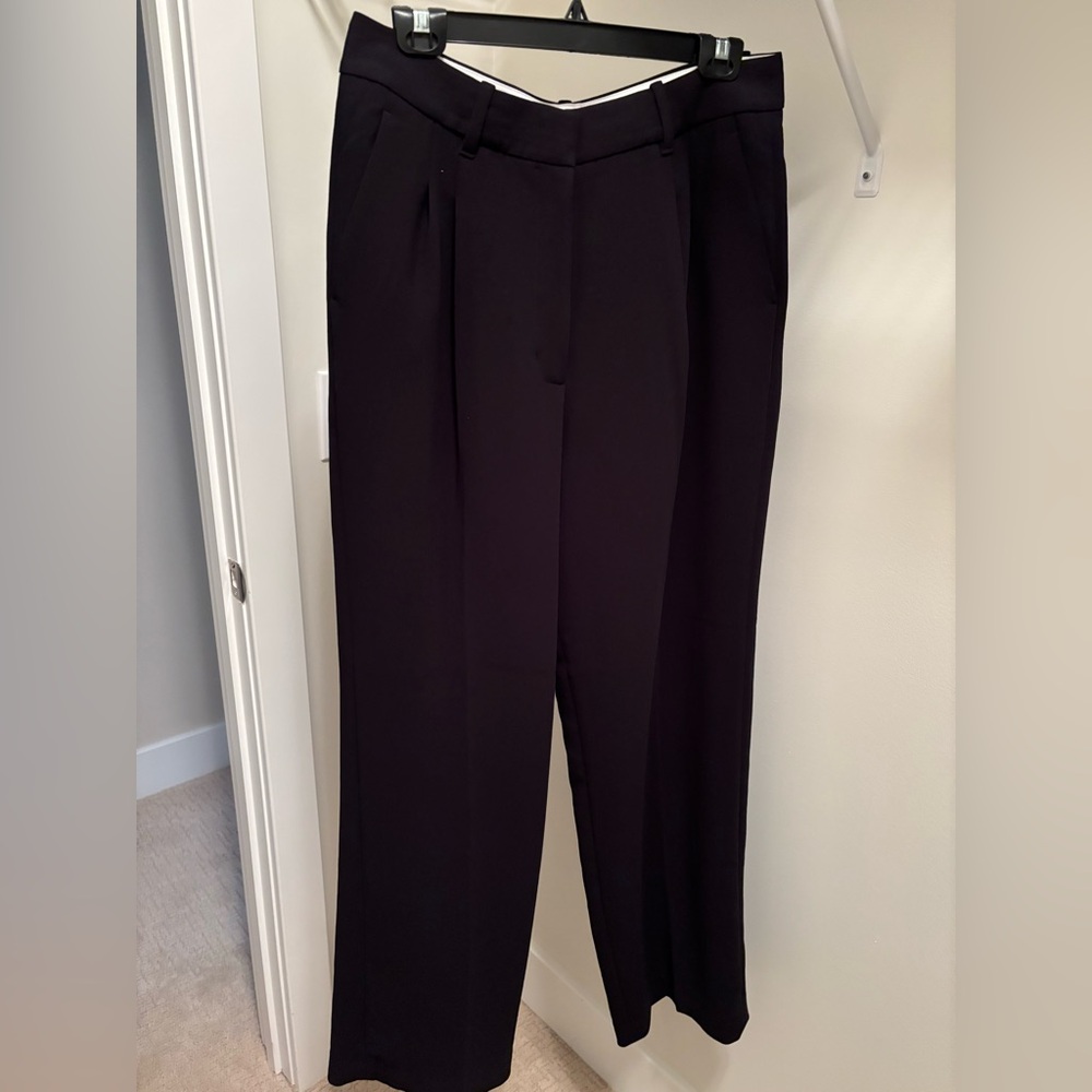 NWOT Aritzia Classic Black  Trousers 12